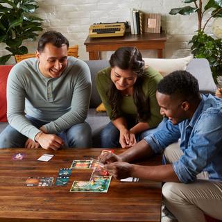 Clue Treachery at Tudor Mansion