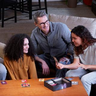 Clue Treachery at Tudor Mansion