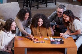 Clue Treachery at Tudor Mansion