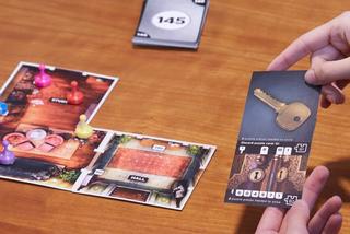 Clue Treachery at Tudor Mansion