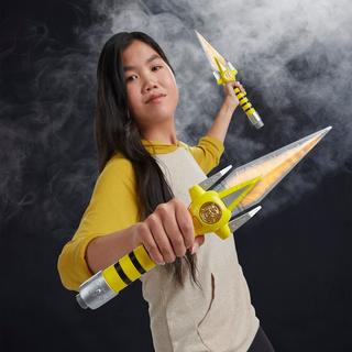 Power Rangers Lightning Collection Mighty Morphin Yellow Ranger Power Daggers Roleplay