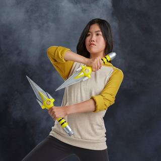 Power Rangers Lightning Collection Mighty Morphin Yellow Ranger Power Daggers Roleplay