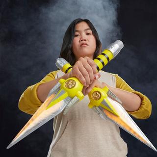 Power Rangers Lightning Collection Mighty Morphin Yellow Ranger Power Daggers Roleplay