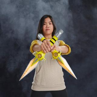 Power Rangers Lightning Collection Mighty Morphin Yellow Ranger Power Daggers Roleplay