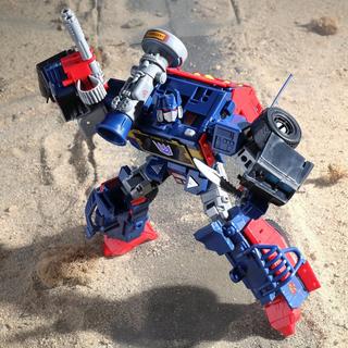 Transformers Collaborative G.I. Joe x Transformers Soundwave Dreadnok Thunder Machine, Zartan & Zarana