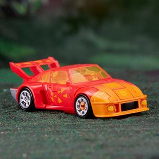 Transformers Legacy: Evolution G2 Universe Autobot Jazz