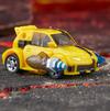 Transformers Legacy United, Deluxe Class, Bumblebee (universo Animated)