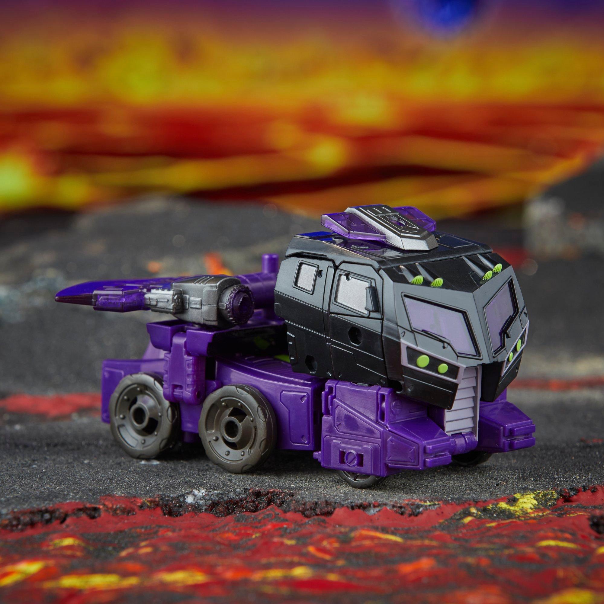 Transformers Voyager Class Animated Universe Decepticon Motormaster