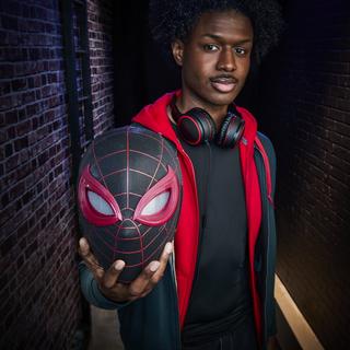 Marvel Legends Series Spider-Man: Miles Morales Electronic Expressive Mask