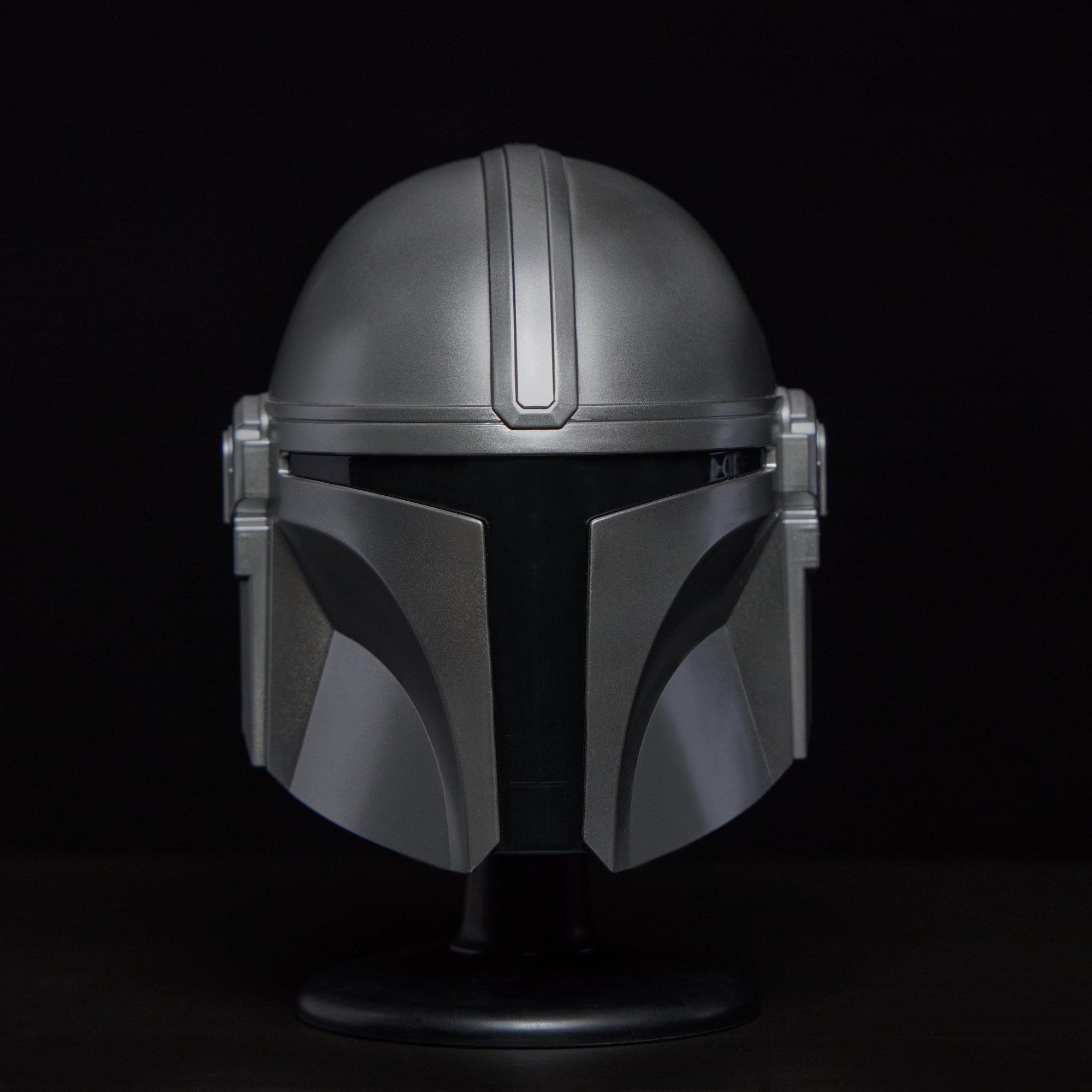 STAR WARS The Black Series The Mandalorian Mini Helmet