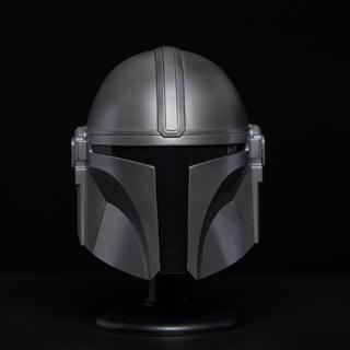 STAR WARS The Black Series The Mandalorian Mini Helmet