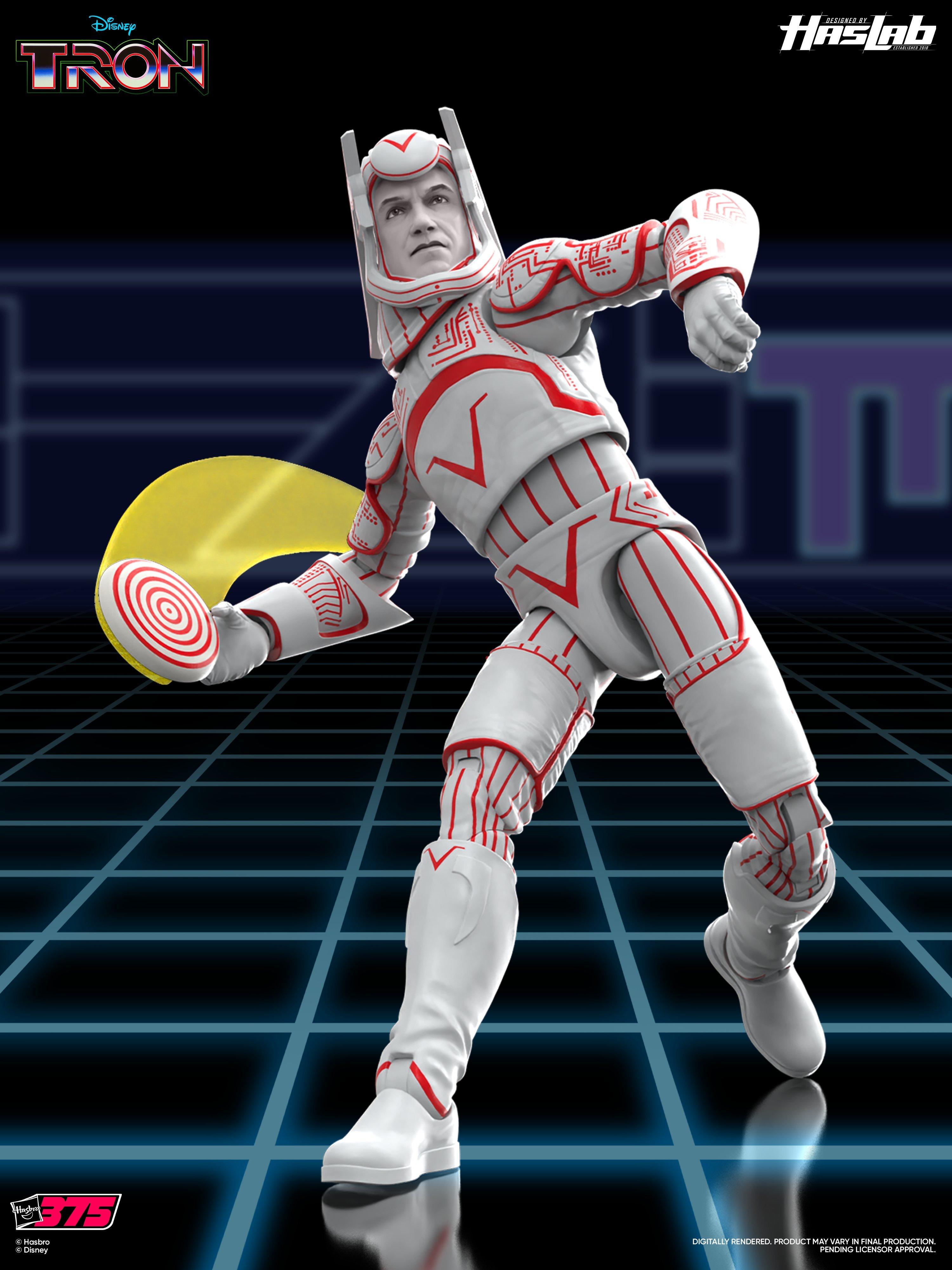 Sark with a holo disc in hand and ready to throw