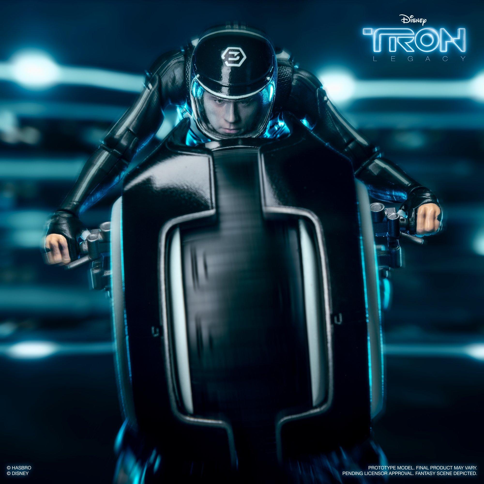 Tron: Legacy Light Cycle Power Pack & Sam Flynn Action Figure