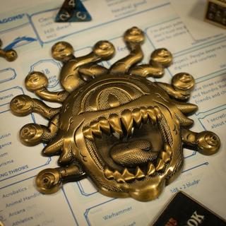 Dungeons & Dragons - Set de dos medallas de contemplador del 50.º aniversario - Edición limitada