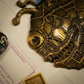 Dungeons & Dragons - Set de dos medallas de contemplador del 50.º aniversario - Edición limitada