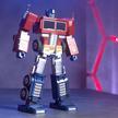 Robot Optimus Prime di Transformers (Elite) con conversione automatica di Robosen