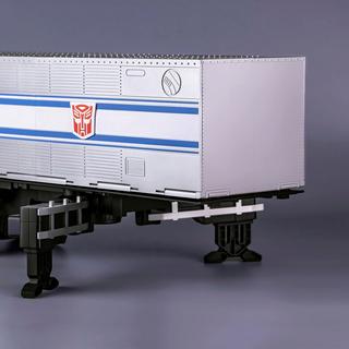 Transformers Optimus Prime Auto-Converting Trailer with Roller – Collector’s Edition