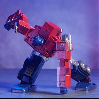 Transformers Optimus Prime Auto-Converting Robot (Elite) by Robosen