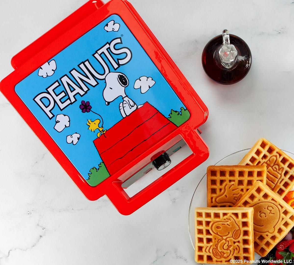 Snoopy waffle maker