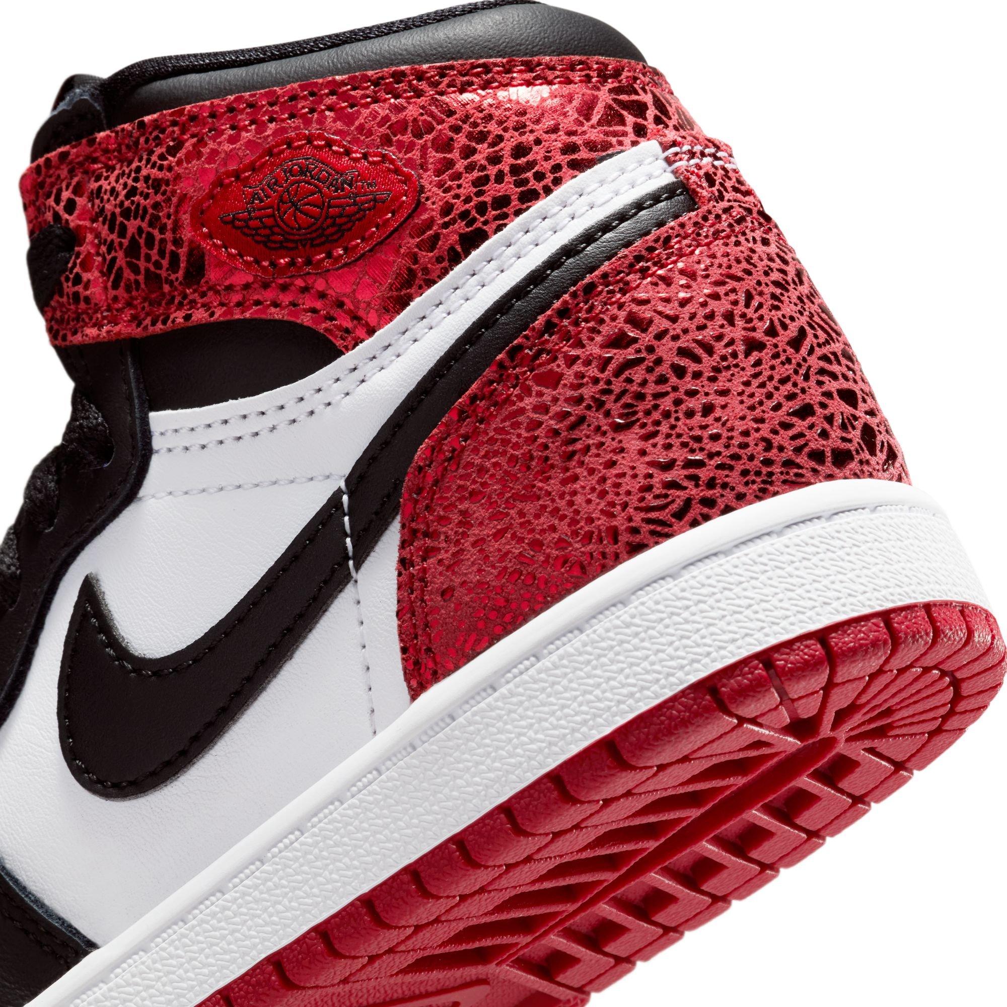 Jordan 1 Retro High OG "Varsity Red" Heel Detail