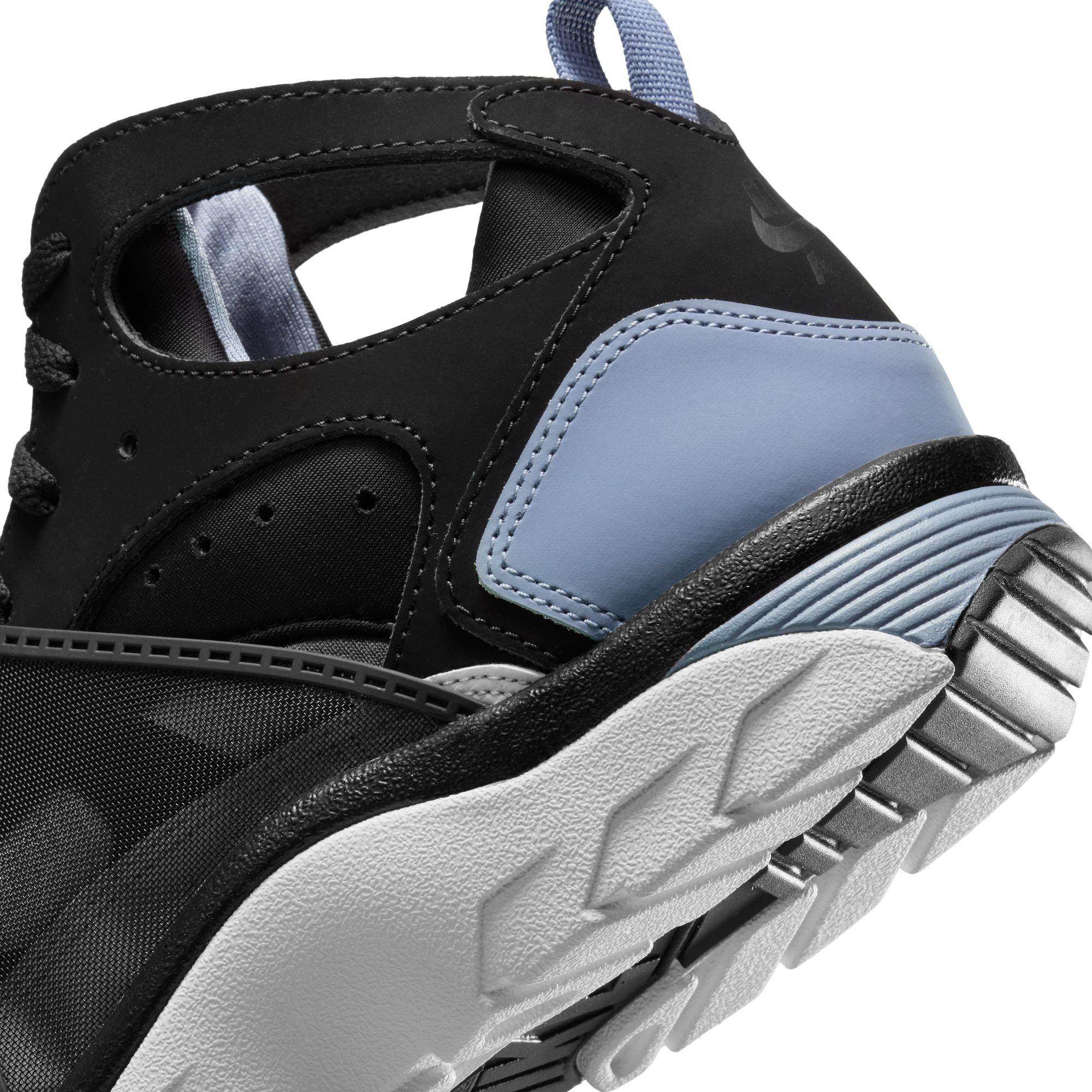 Air Trainer Huarache "Cool Blue" Heel Detail