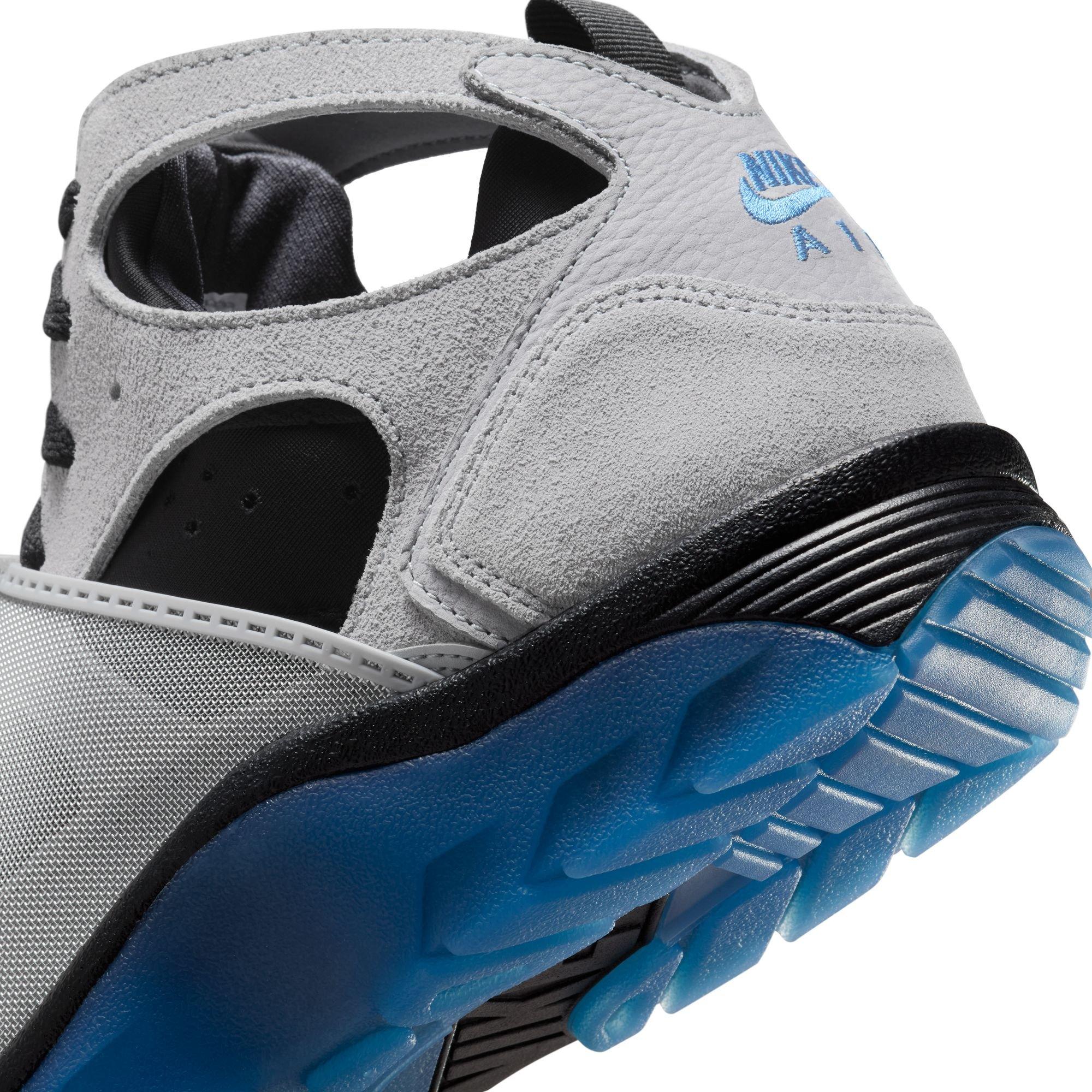 Air Trainer Huarache "Cool Grey" Heel Detail