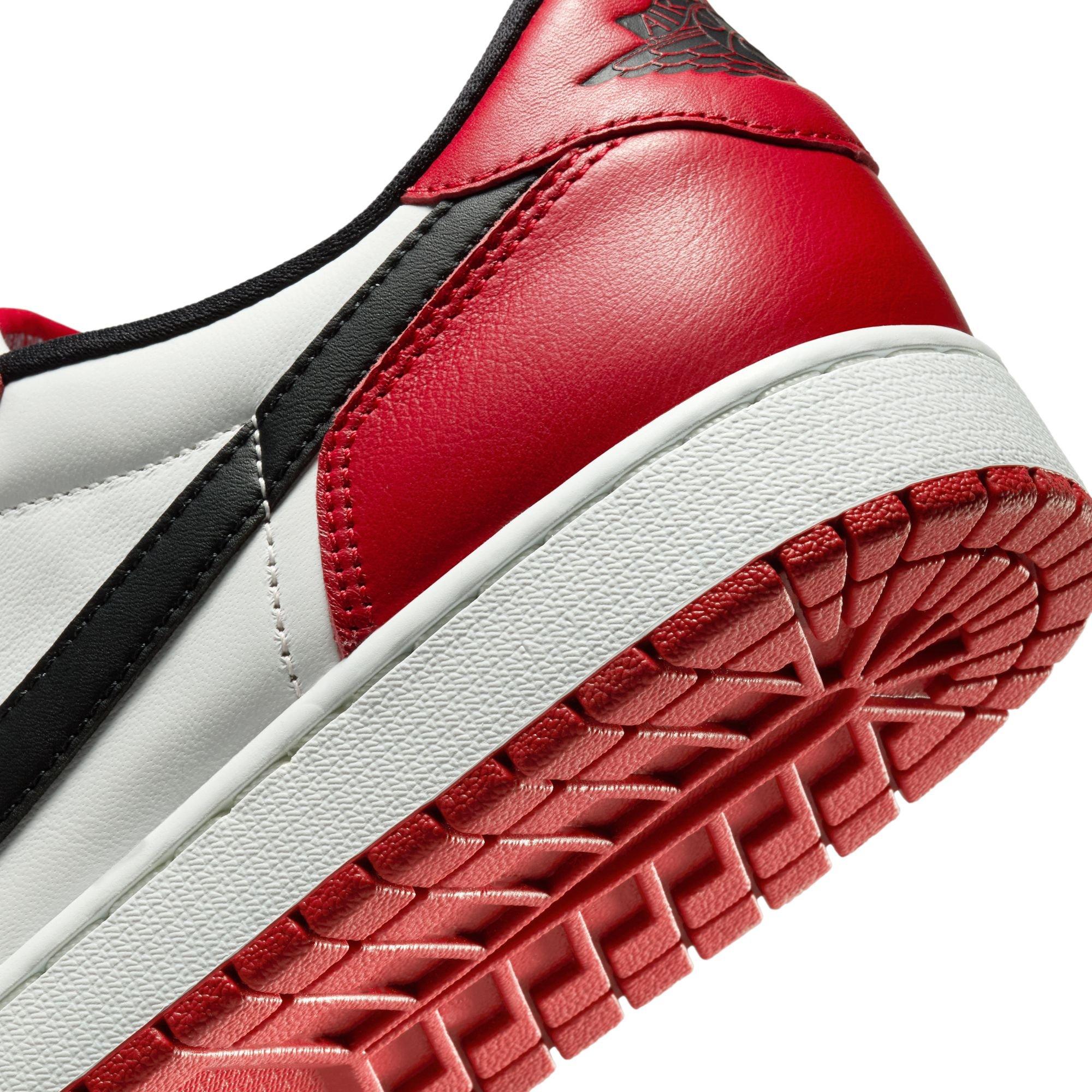 Jordan 1 Retro Low “Chicago” Heel Detail
