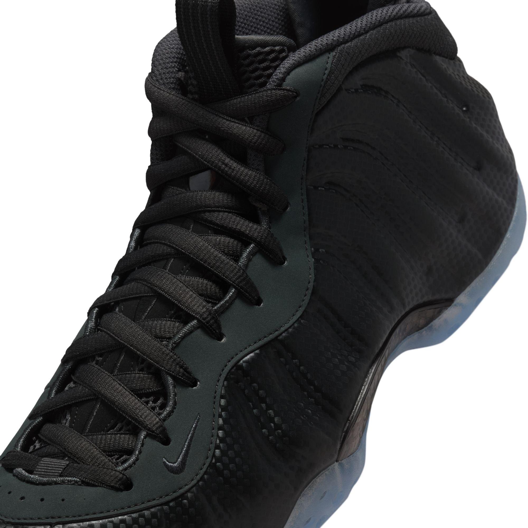 Nike Air Foamposite One "Smoke Grey" lace detail