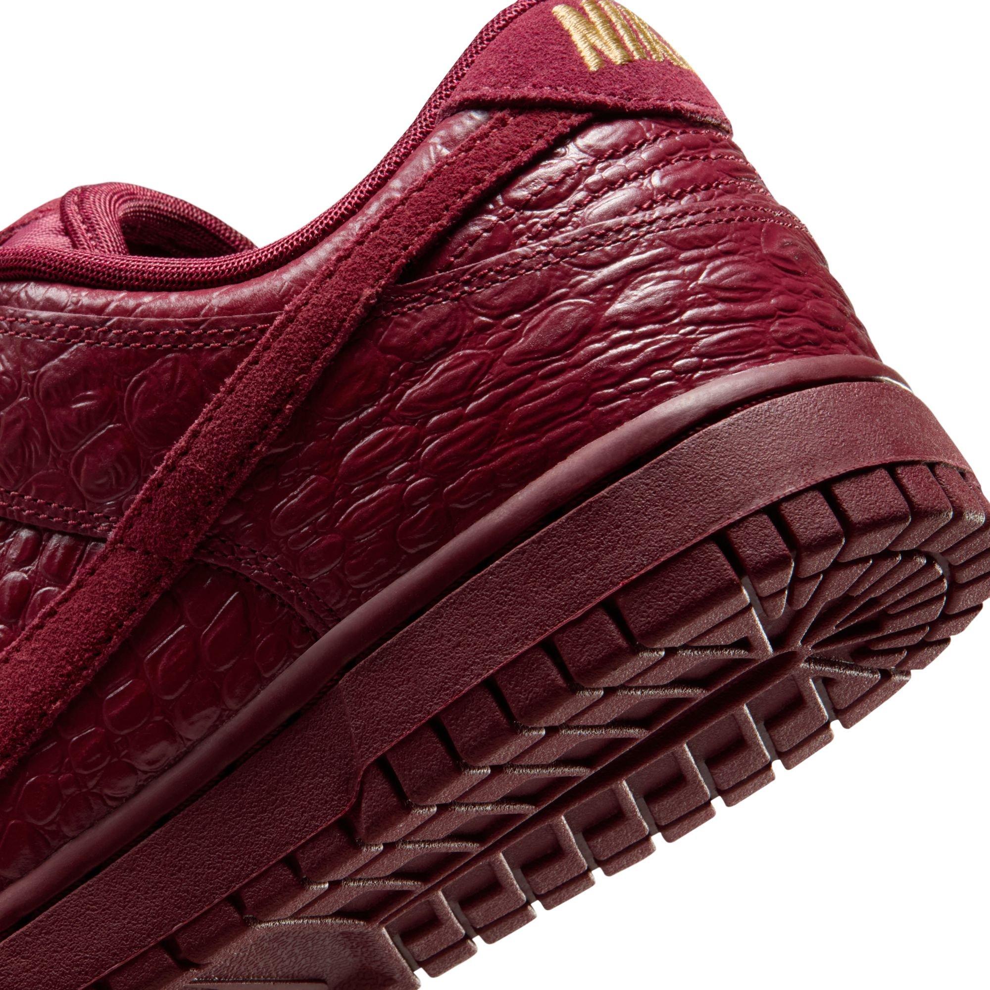 Nike Dunk Low "Red Croc" Heel detail