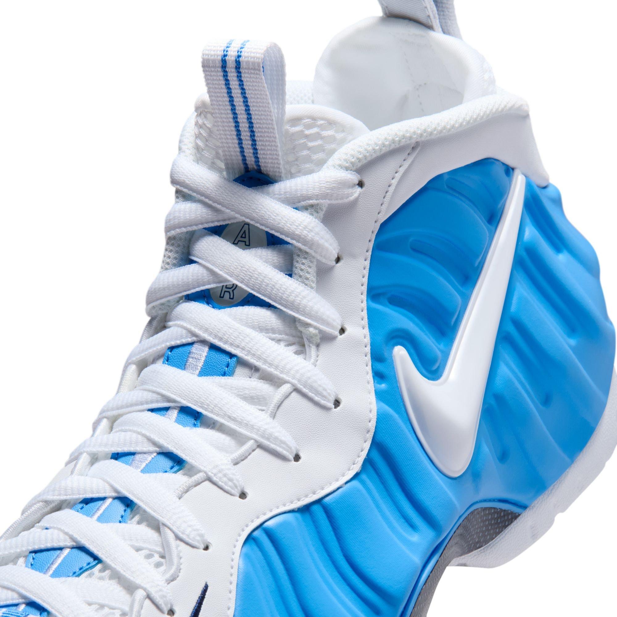 Nike Air Foamposite Pro "University Blue" lace detail