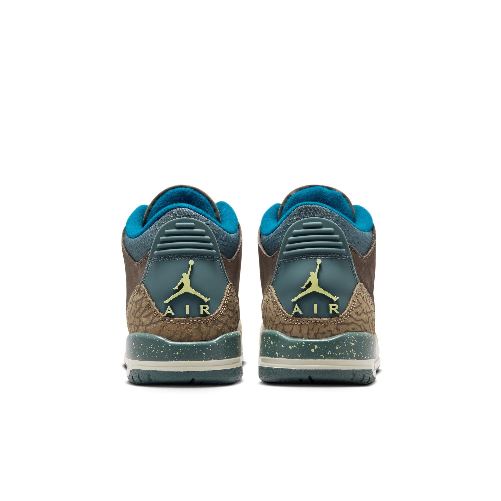 Jordan 3 Retro "Family Affair" Back of Shoe