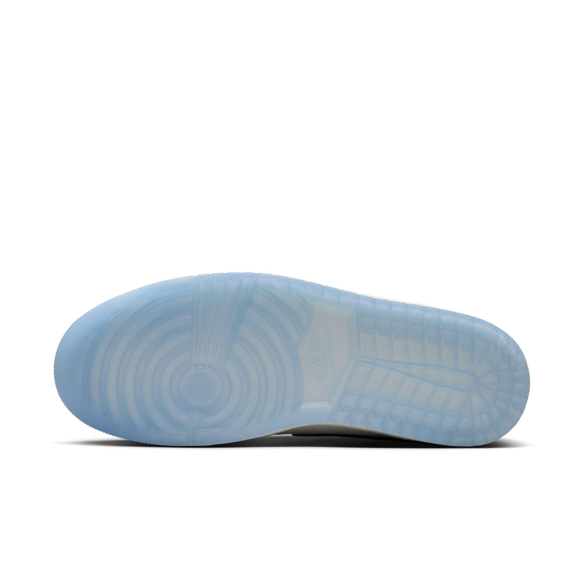 Jordan 1 Retro High OG &ldquo;Cool Grey&rdquo; bottom of shoes