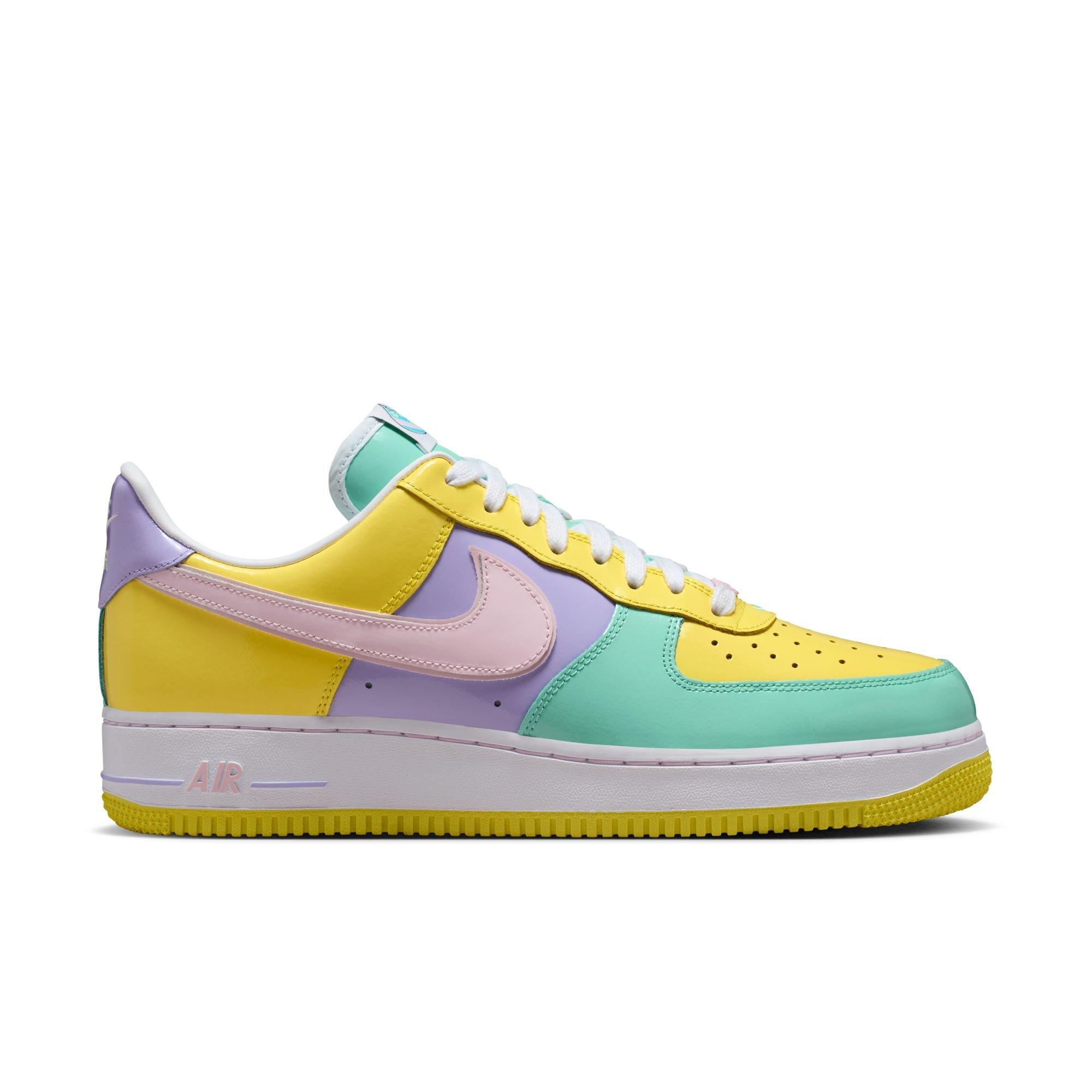 Shop Nike Air Force 1