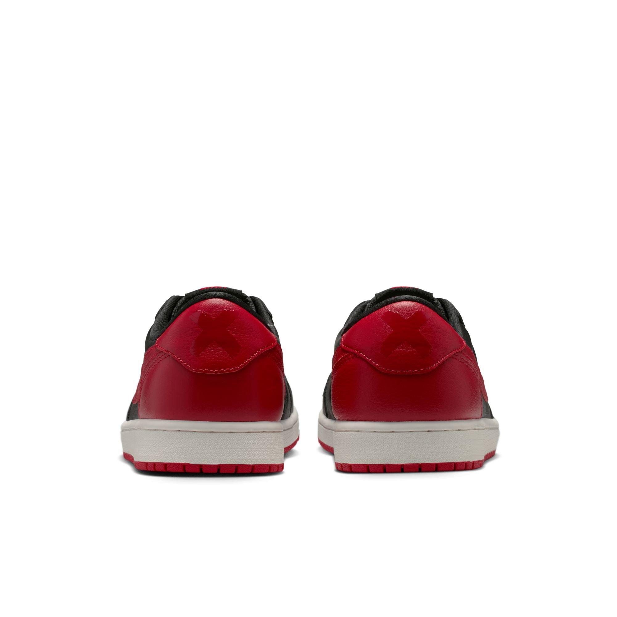 Jordan 1 Low OG "Banned" Heel derail