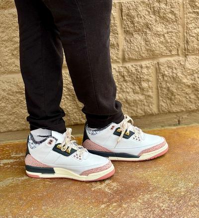 AJ 11 Retro Low "Mommy and Me" Tour Yellow launch shoe