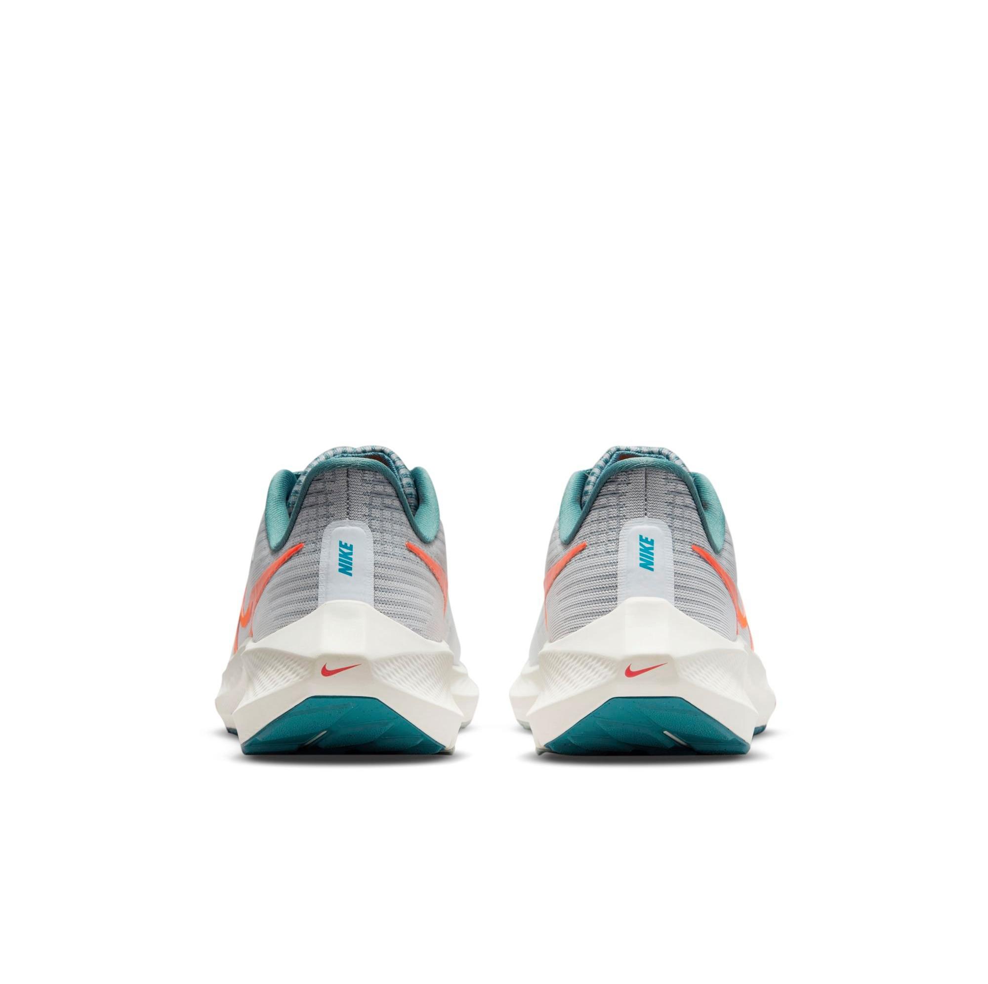 Nike Air Zoom Pegasus 39 "Pure Platinum/Total Orange/Summit White" heel