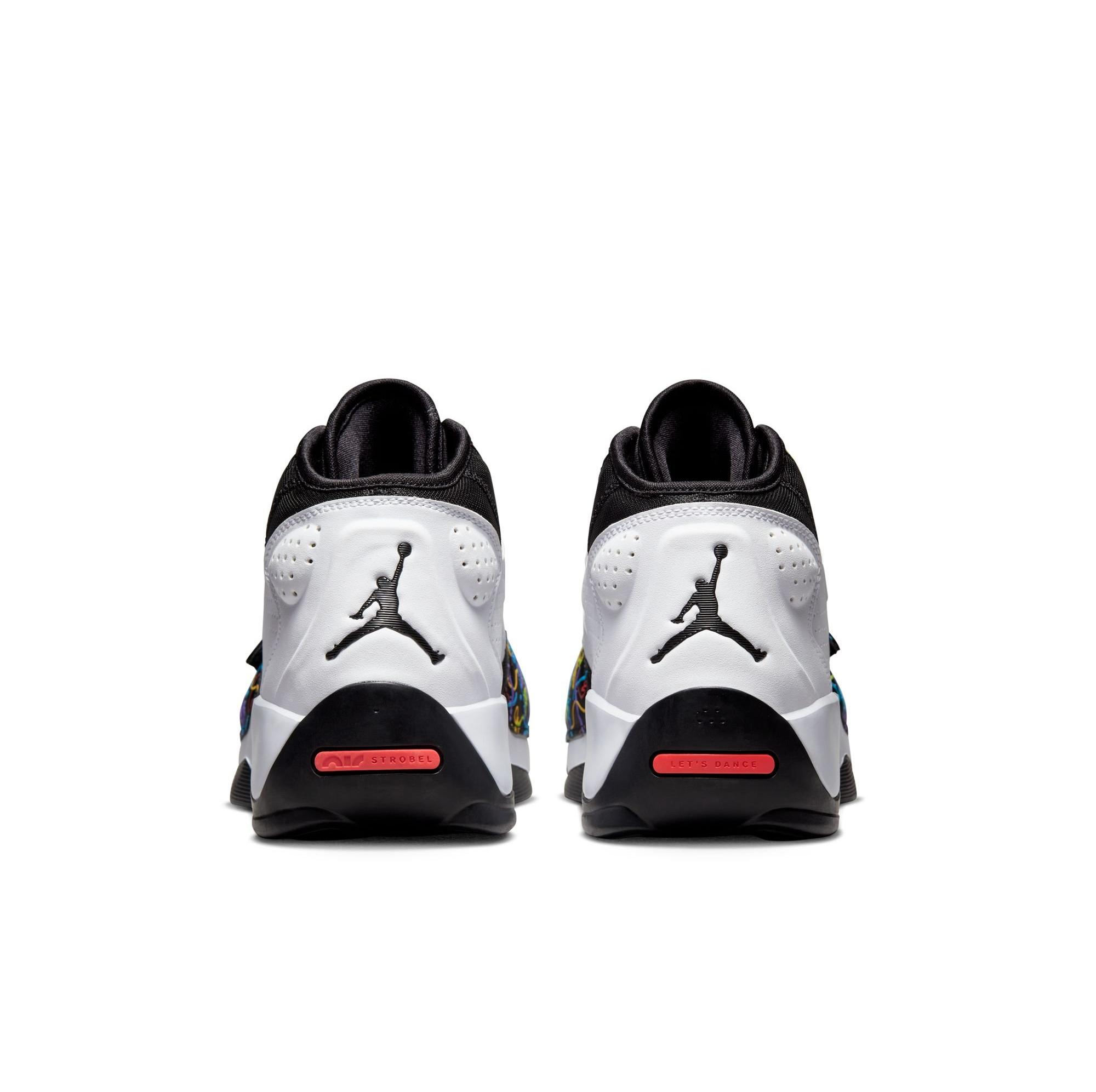 Jordan Zion 2 "Black/White/Green Strike" back