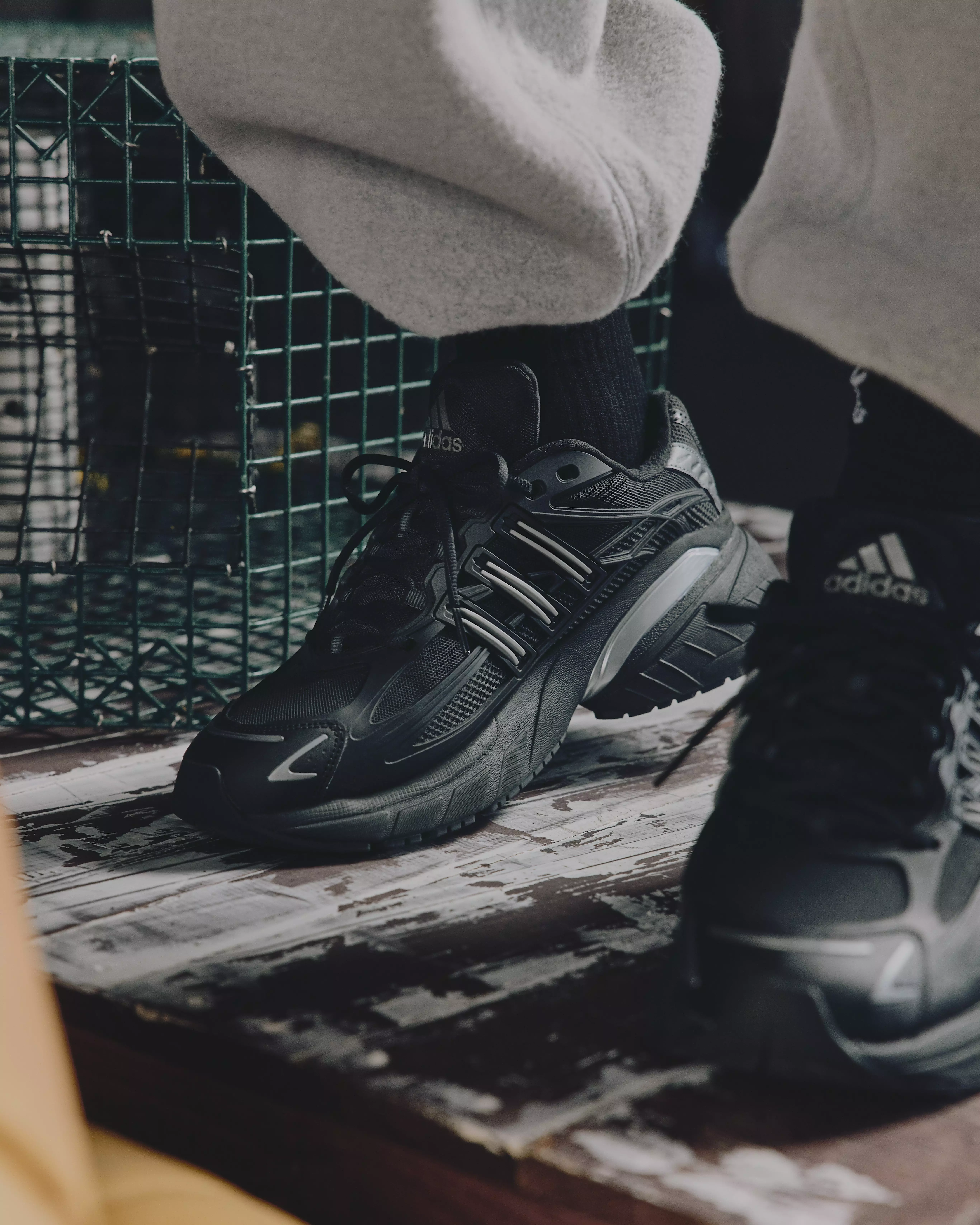 adidas gazelle silver green womens Men's adidas Samoa Shoes Triple Black IG1817 main image 1