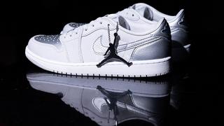 Air Jordan 1 Retro Low OG "Metallic Silver"