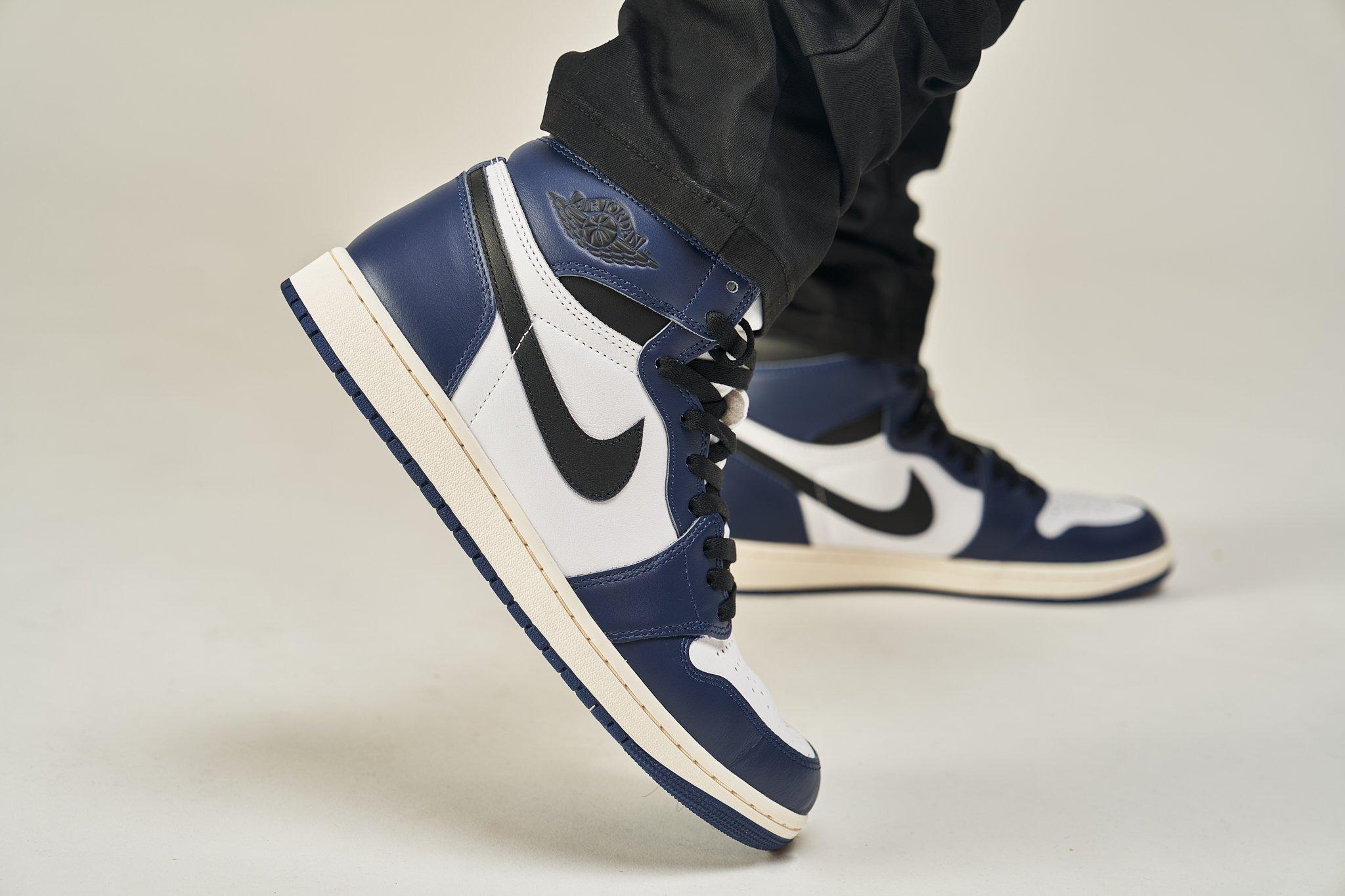 Midnight navy jordan 1 best sale