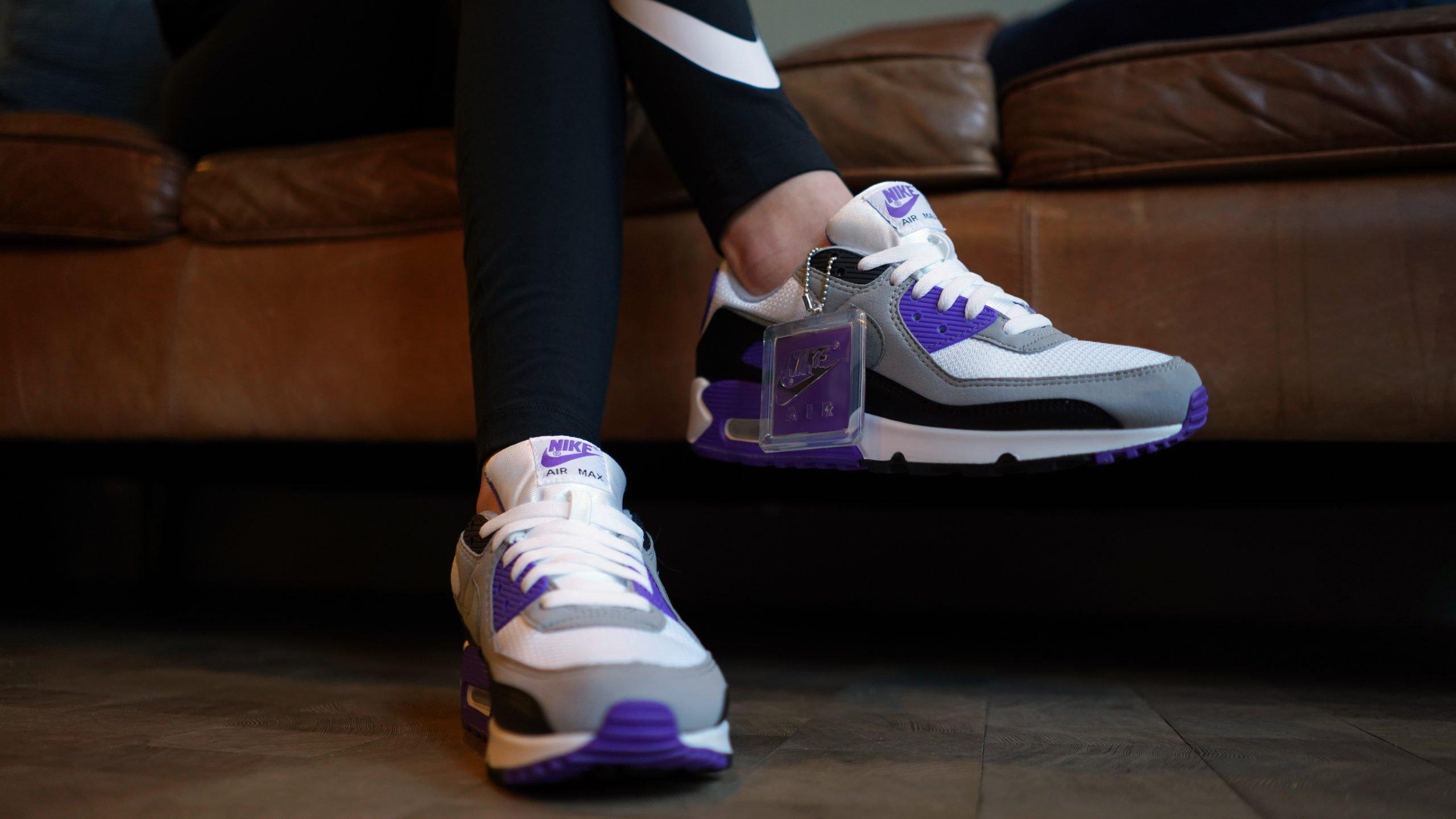 periode Af en toe Kleuterschool Sneakers Release – Nike Air Max 90 &#8220;Hyper Grape&#8221; White/  Particle Grey/ Hyper Grape