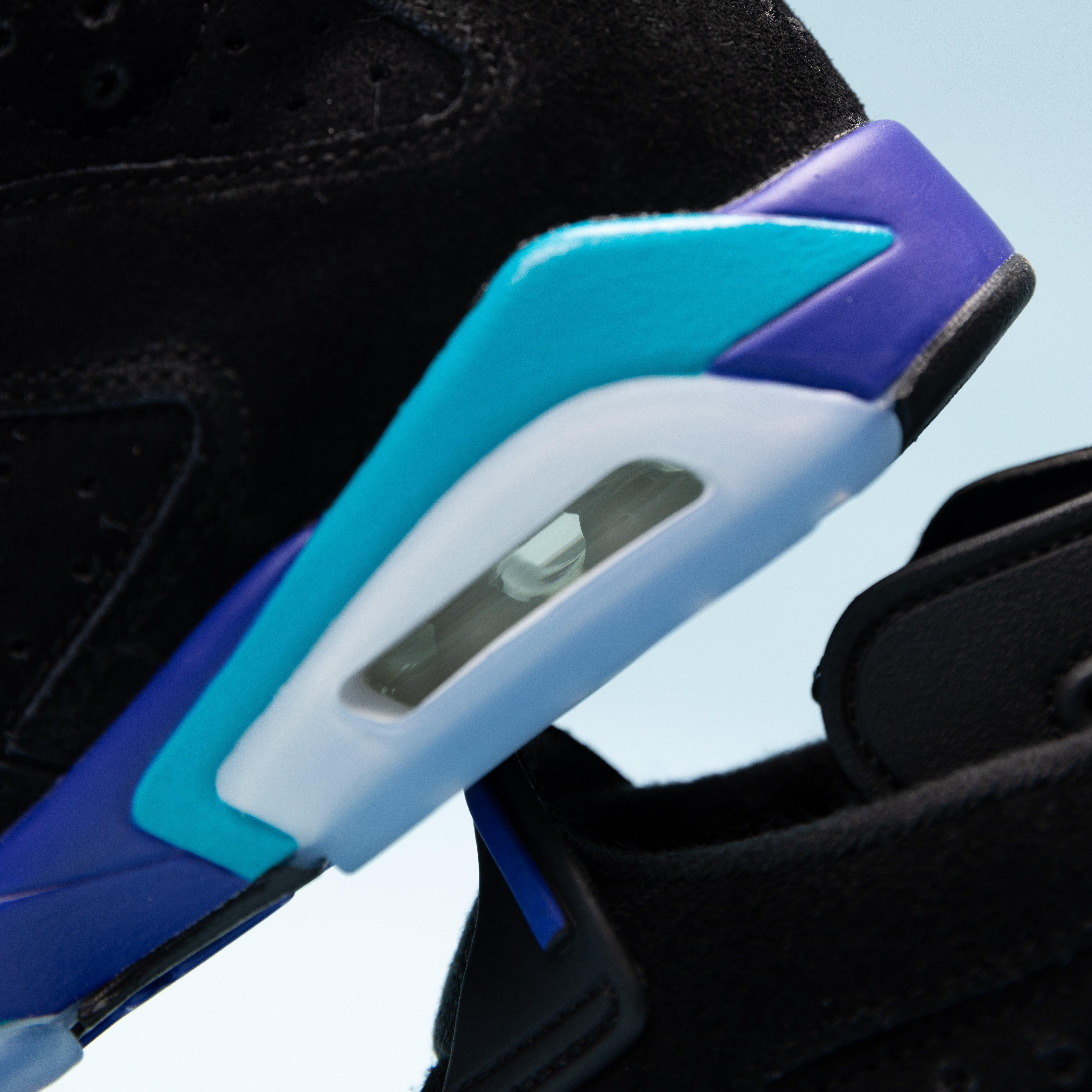 Close up of AJ 6 Retro "Aqua" air bubble