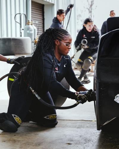 Brehanna_Dn8-in-the-life_tire-changer-practice