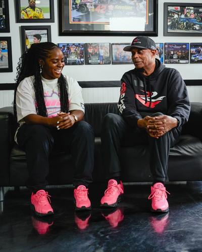 Brehanna_Dn8-in-the-life_with_pit-coach