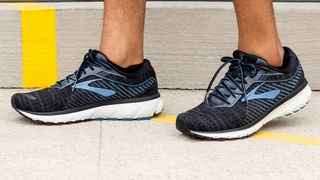 What Your Running Shoes’ Wear Patterns Say About Your Running Style