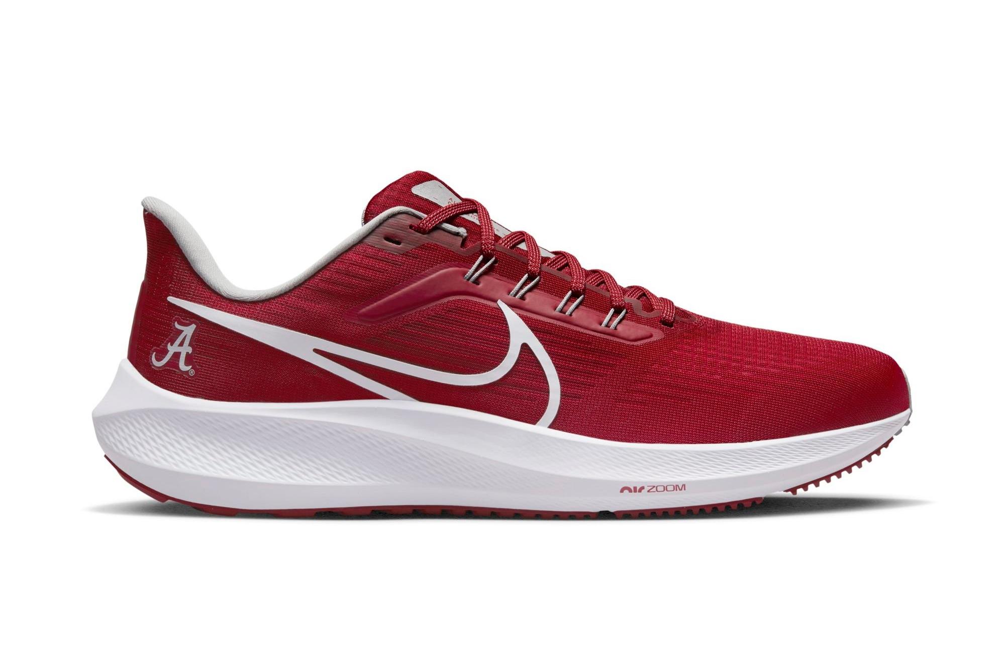 North Carolina Tar Heels Nike Pegasus 37 Shoes