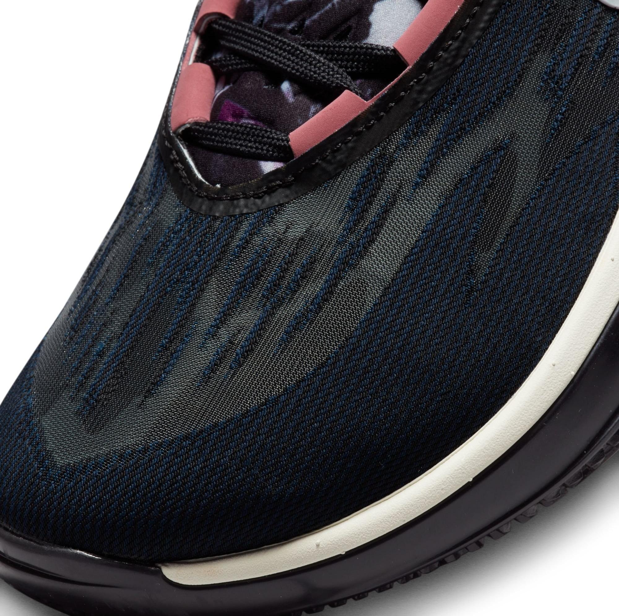 Nike Air Zoom G.T. Cut 2 "Black/Summit White/Desert Berry" toe