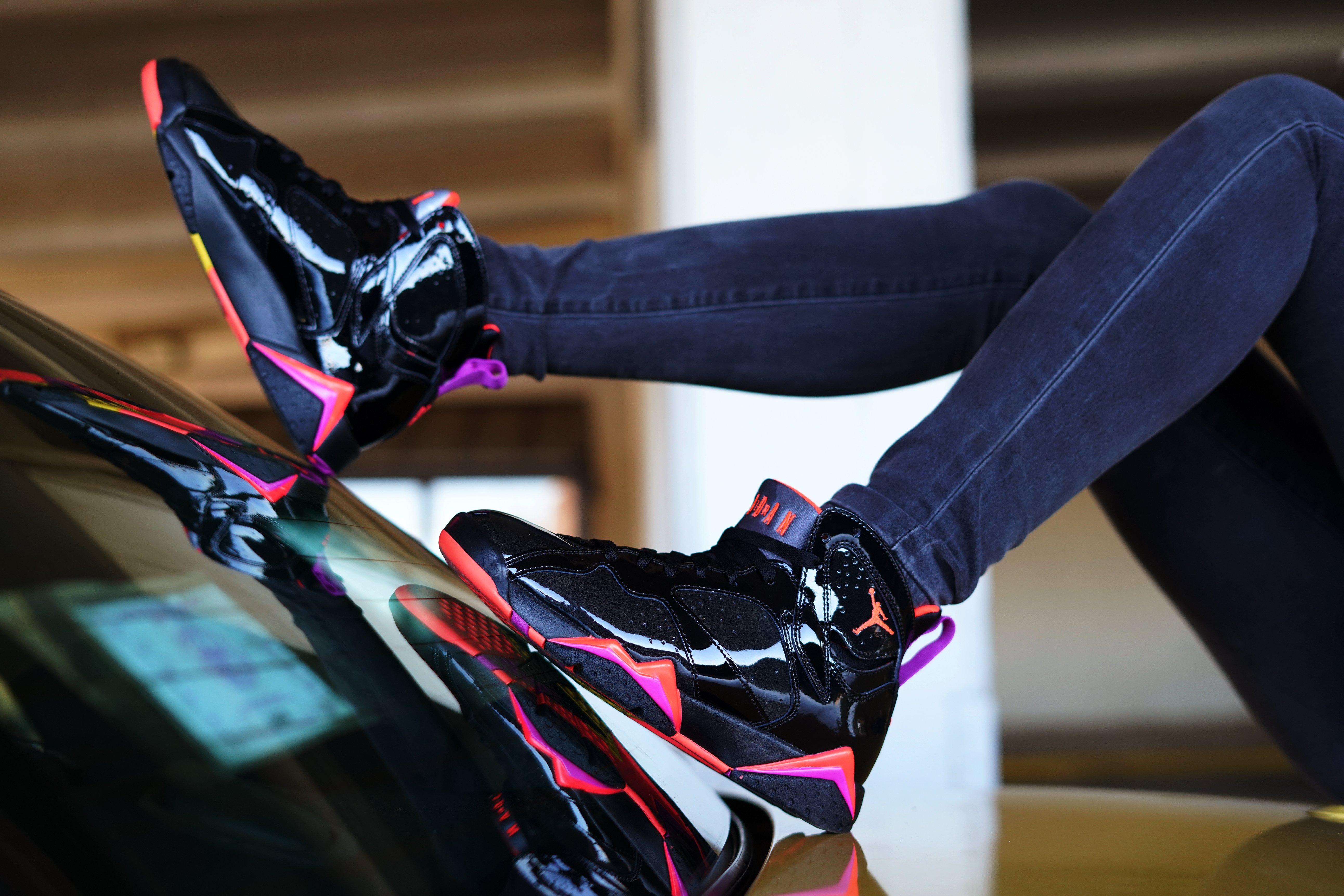 Sneakers Release Women s Jordan 7 Retro Shoe Black Bright