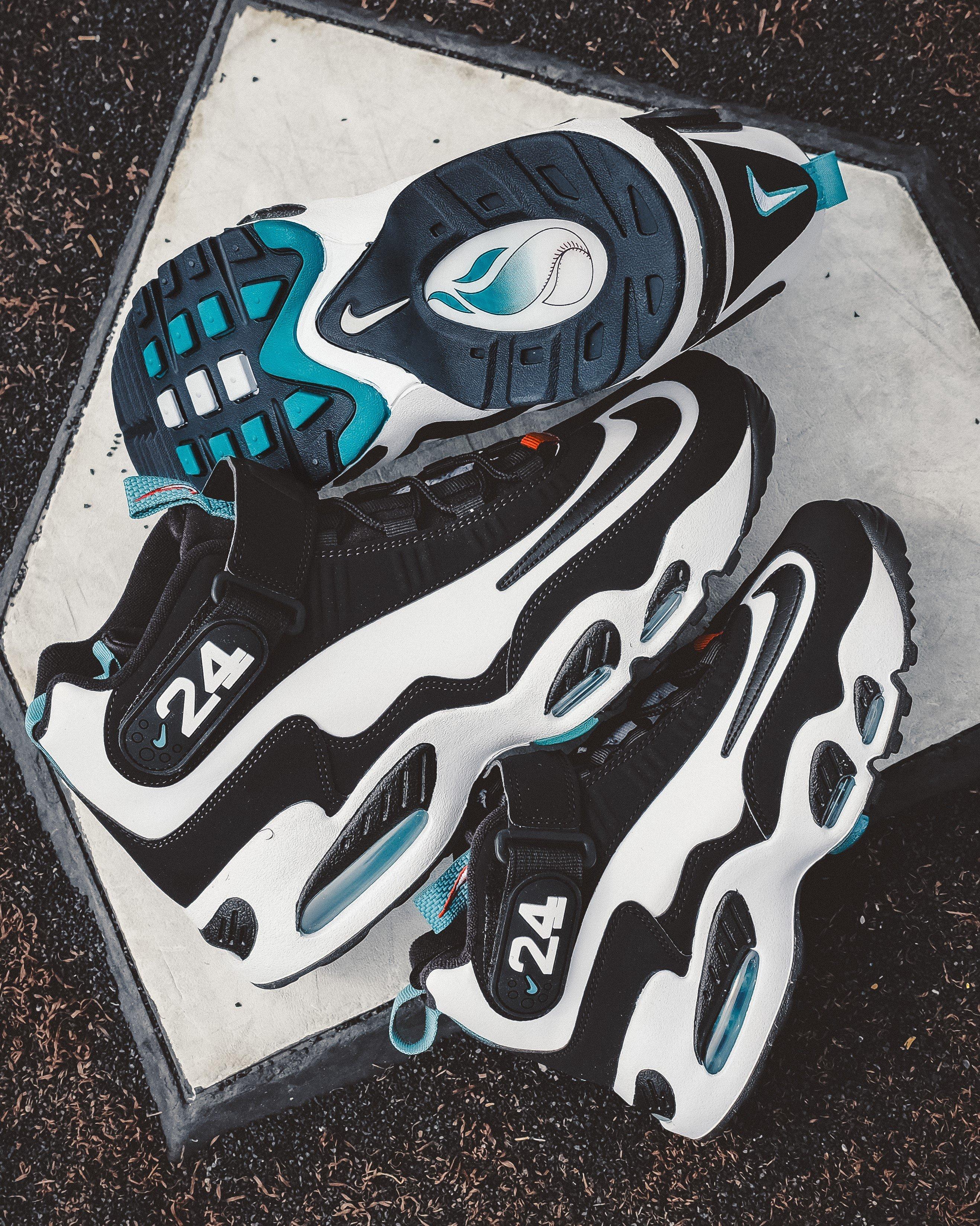 Nike Air Griffey Max 1 "Freshwater" Men's Top of Shoes