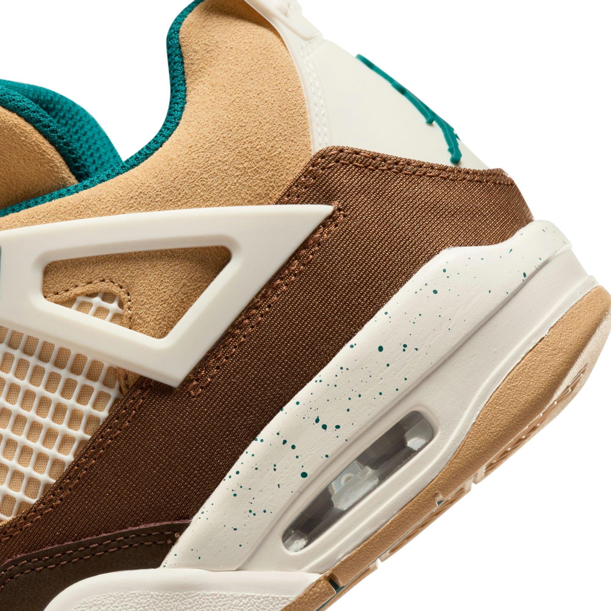 Air Jordan Retro 4 "Cocao Wow" heel close up shots